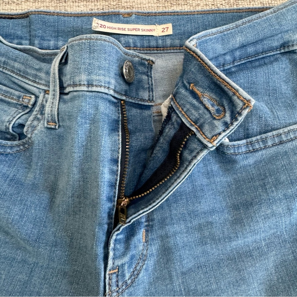 Levi’s High Rise Jeans - Picture 3 of 7